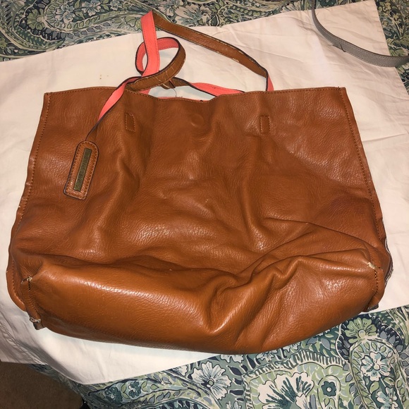 Street Level Reversible Tote - Picture 1 of 7